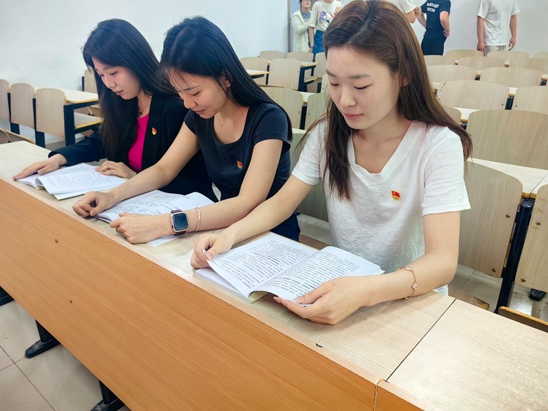 yl6809永利学生第七党支部开展讨论“本学期入党积极分子参训事宜”专题会